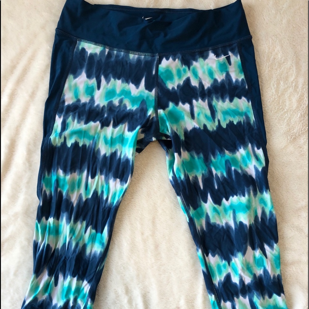 Nike Tye-Dye Crop Leggings